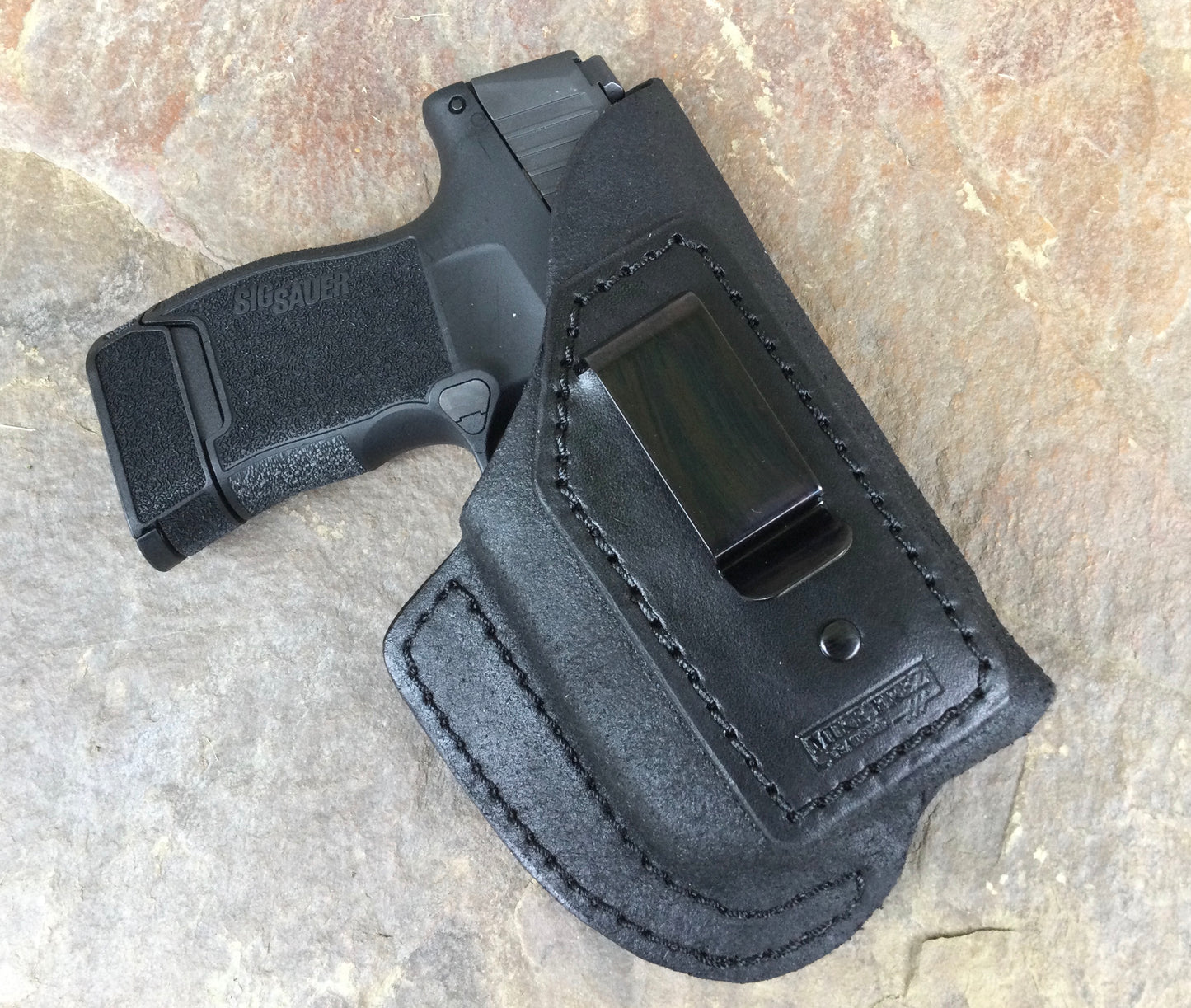 Inside the pant Rough-out with flashlight